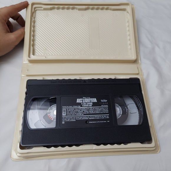 Buzz Lightyear of Star Command: The Adventure Begins VHS 2000 Disney Pixar - Picture 7 of 7